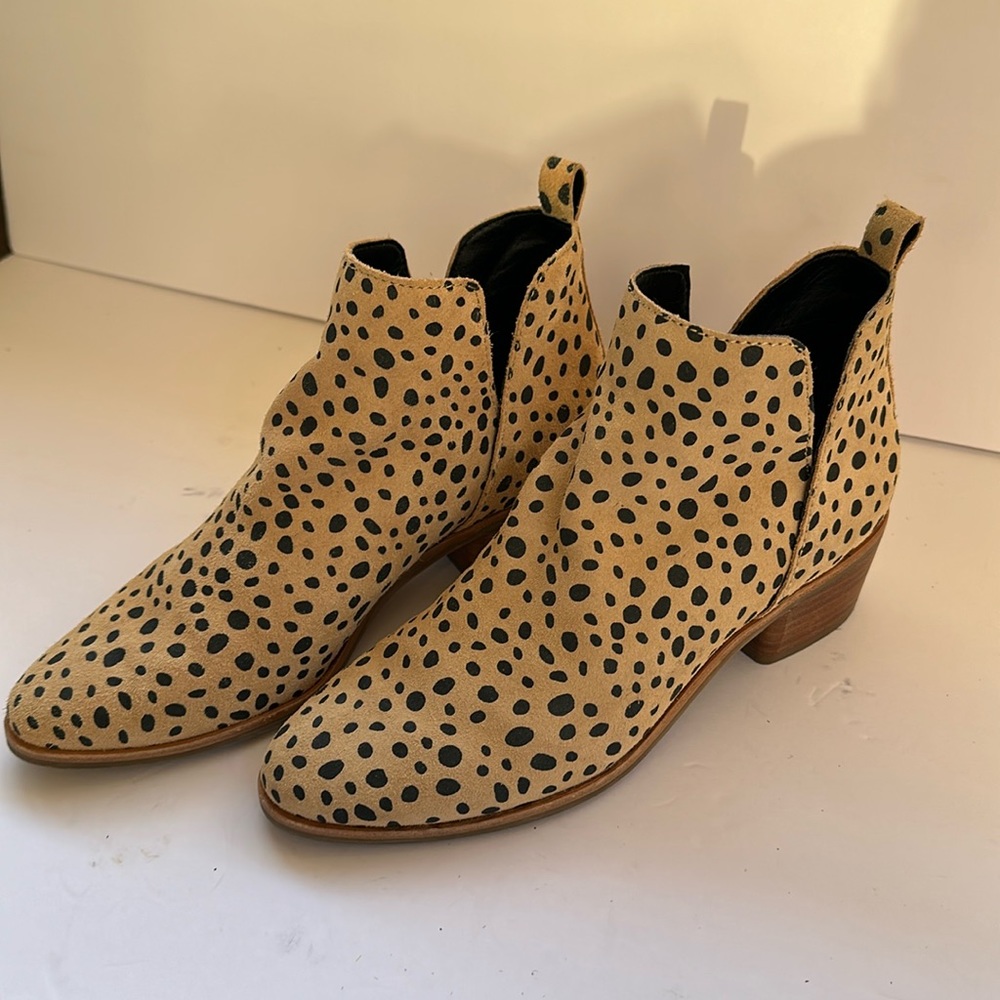 Dolce Vita Tan Leopard Print Suede Ankle Booties